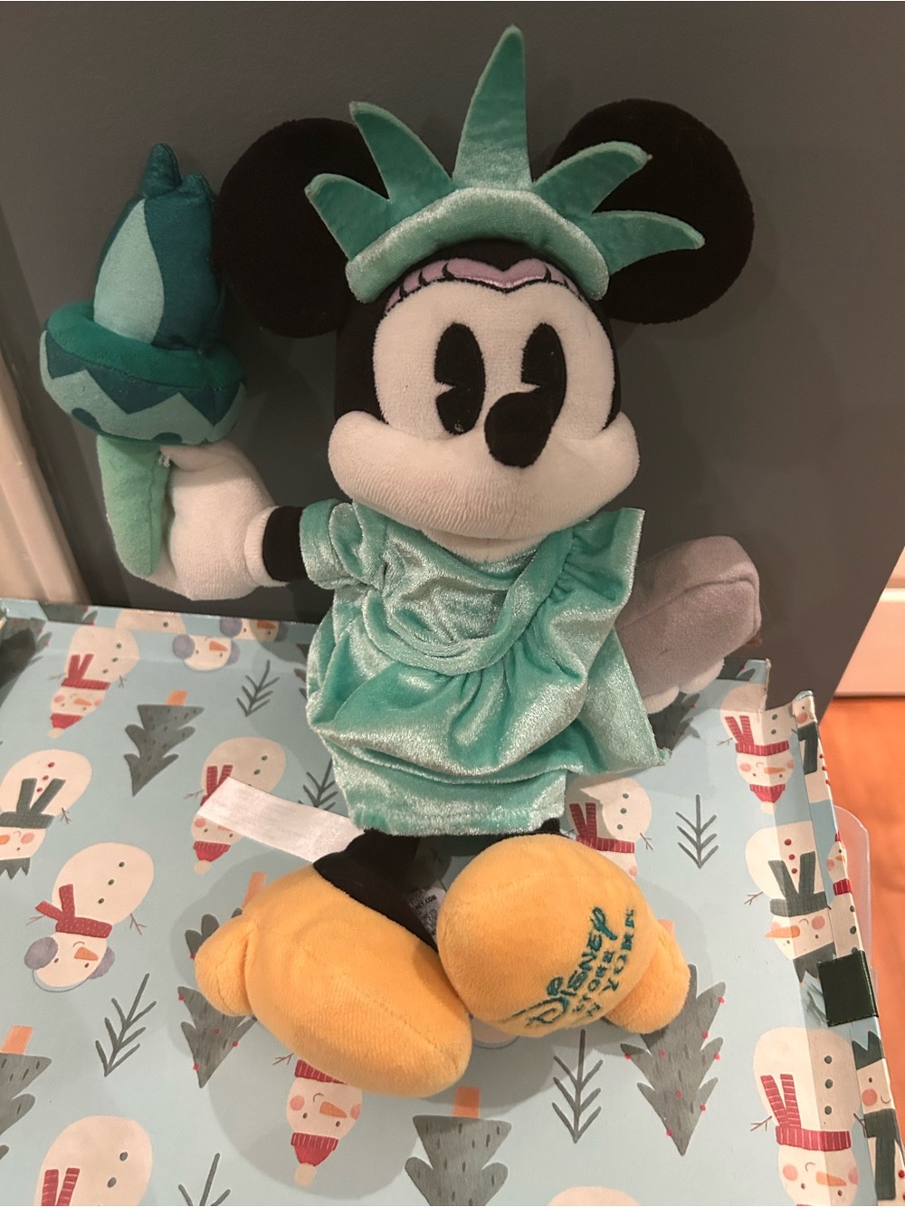Disney Store New York Minnie Mouse Statue of Liberty 12” Stuffed Plush